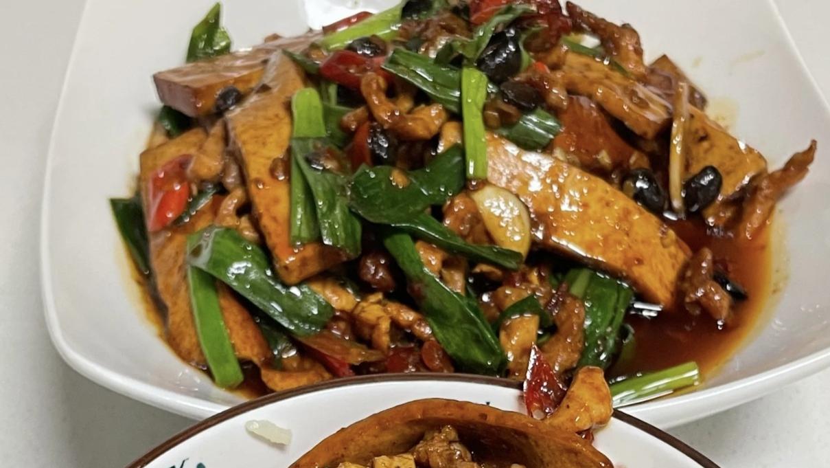香葱香干炒肉丝：一碗让人欲罢不能的米饭杀手