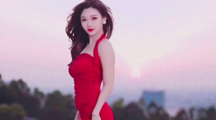 怎么样让一个女生喜欢你？

有网友说，对没感觉的女人各方面就很轻松，心态也很放松