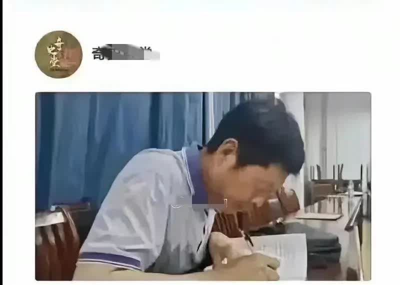 一些自媒体就爱编写一些小故事试图证明“读书无用论”，说一个51岁大叔瞒着妻子考上