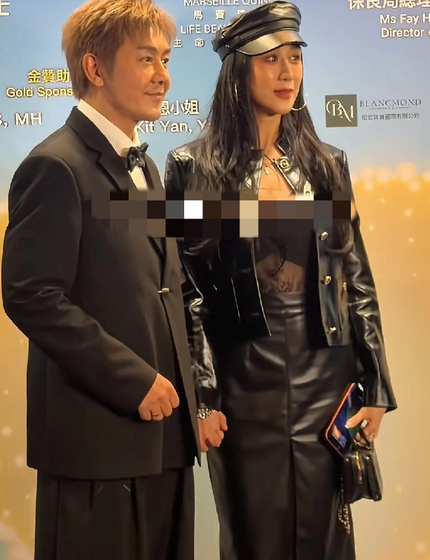 陈浩明真年轻，比她老婆大了十六七岁，看起来还没有年龄差！
他老婆这个体质 是我目