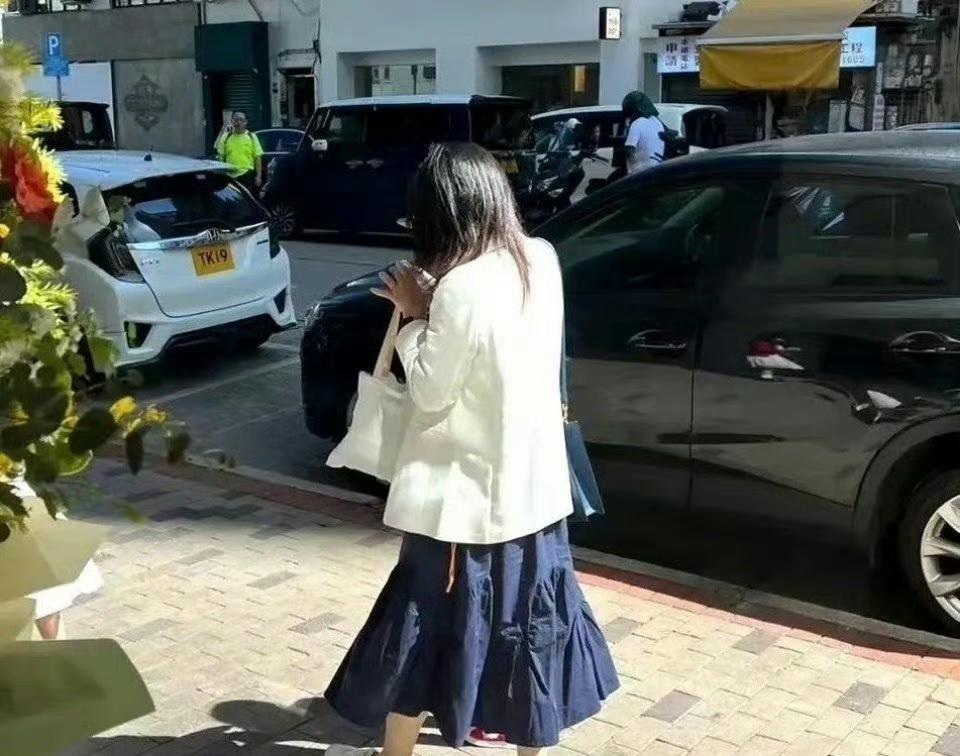 你被郭晶晶种草了飞跃鞋吗？
她这双飞跃鞋的出镜率也太高了，好像这么多年她一直都在