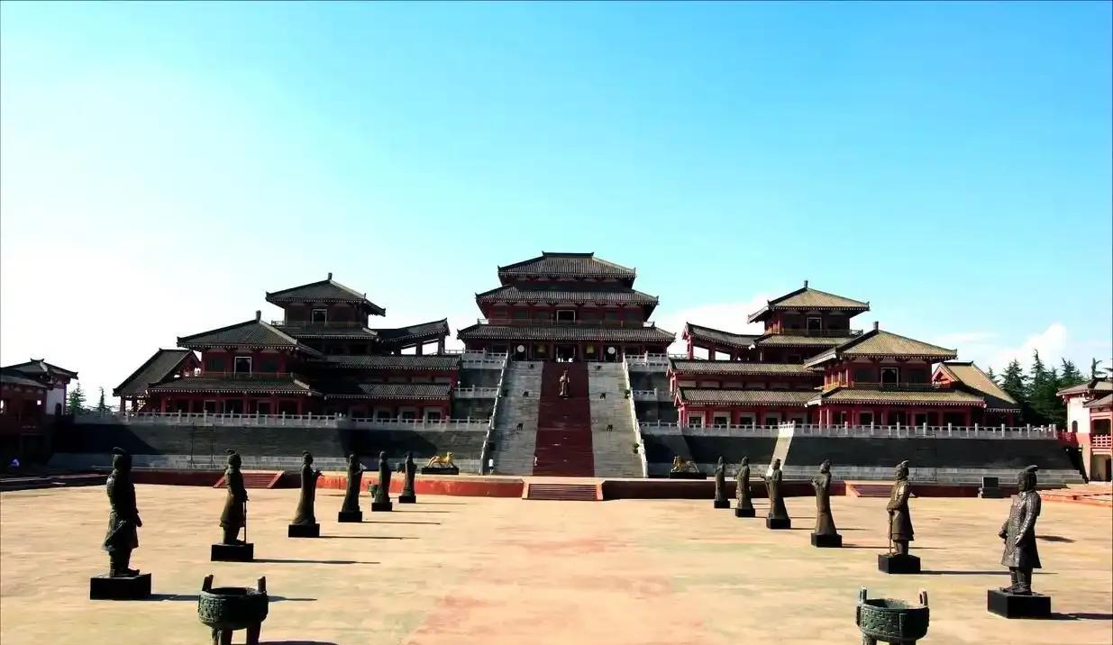 阿房宫的兴建：权力与奢华的象征
阿房宫，作为中国历史上最为著名的宫殿之一，常常被