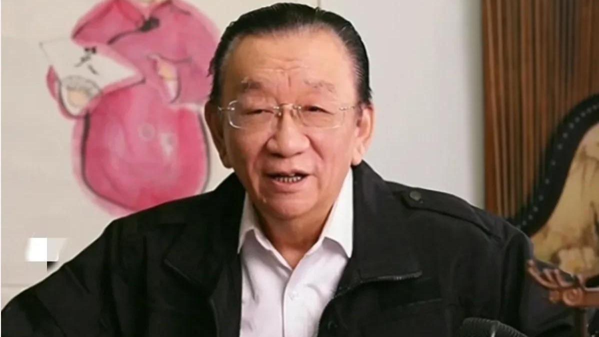侯耀华说：我删除常宝丰、郭晓小的电话，是因为他们跟某社有联系