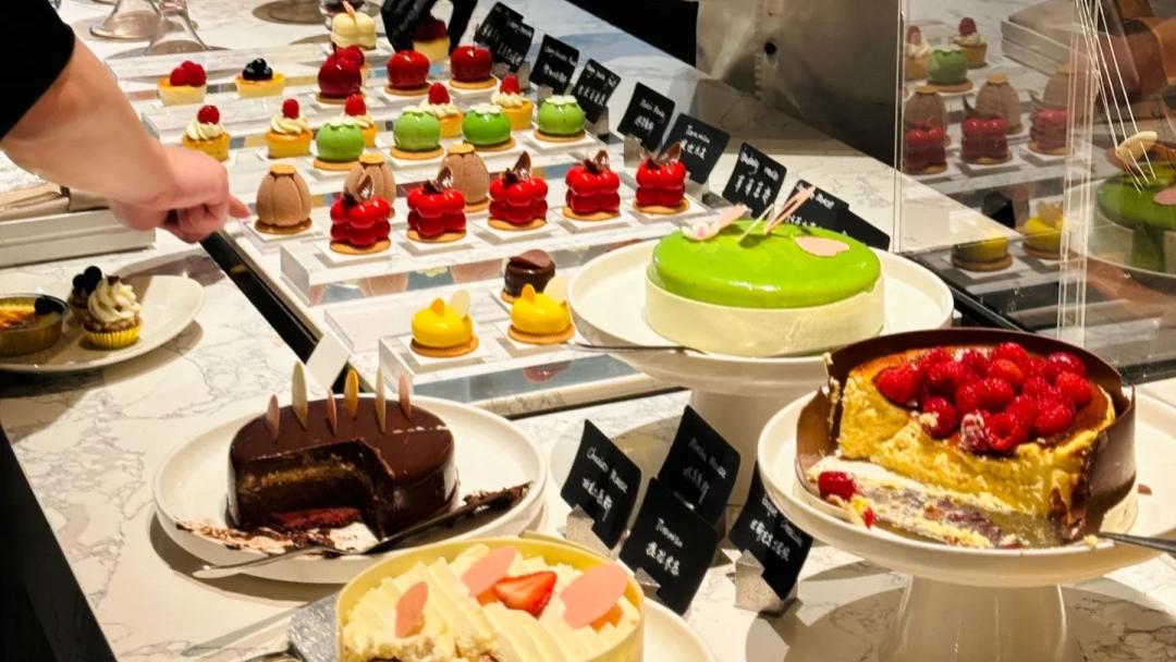 吃自助餐时，内行人从来不拿这6类菜品，老板：此人够专业