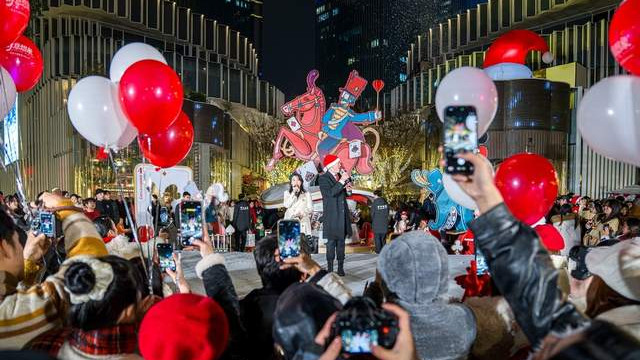 以“奇想”场景与“首店”矩阵，华发中城商都再造城市商业引力