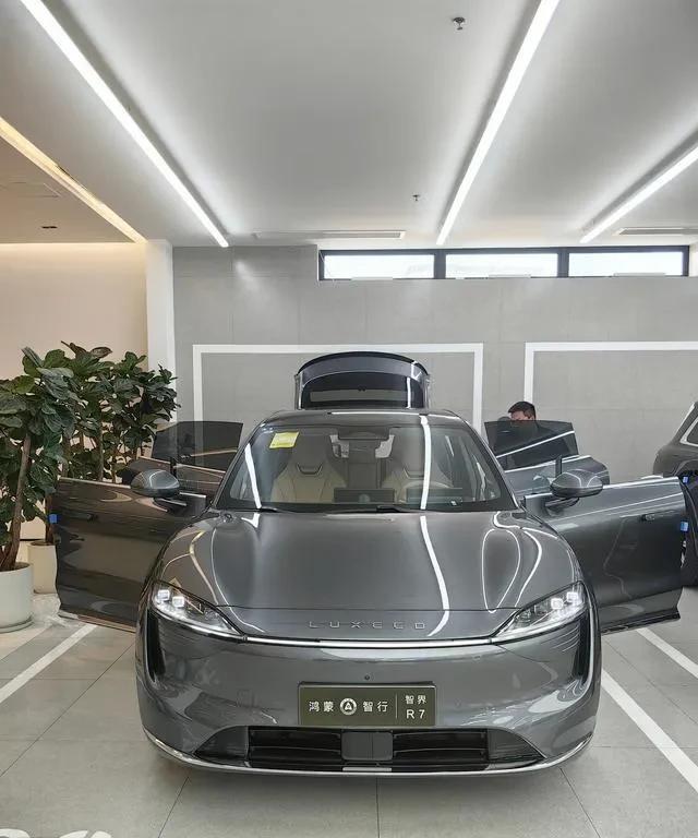 家里有充电桩，新能源车是买增程还是买纯电？
       最近有个朋友想买一个空