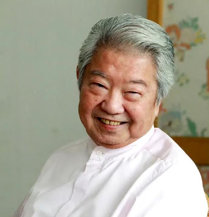 83岁蔡澜去世了！

这老头真酷，25号去世，27号遗体就已完成火化，他真的