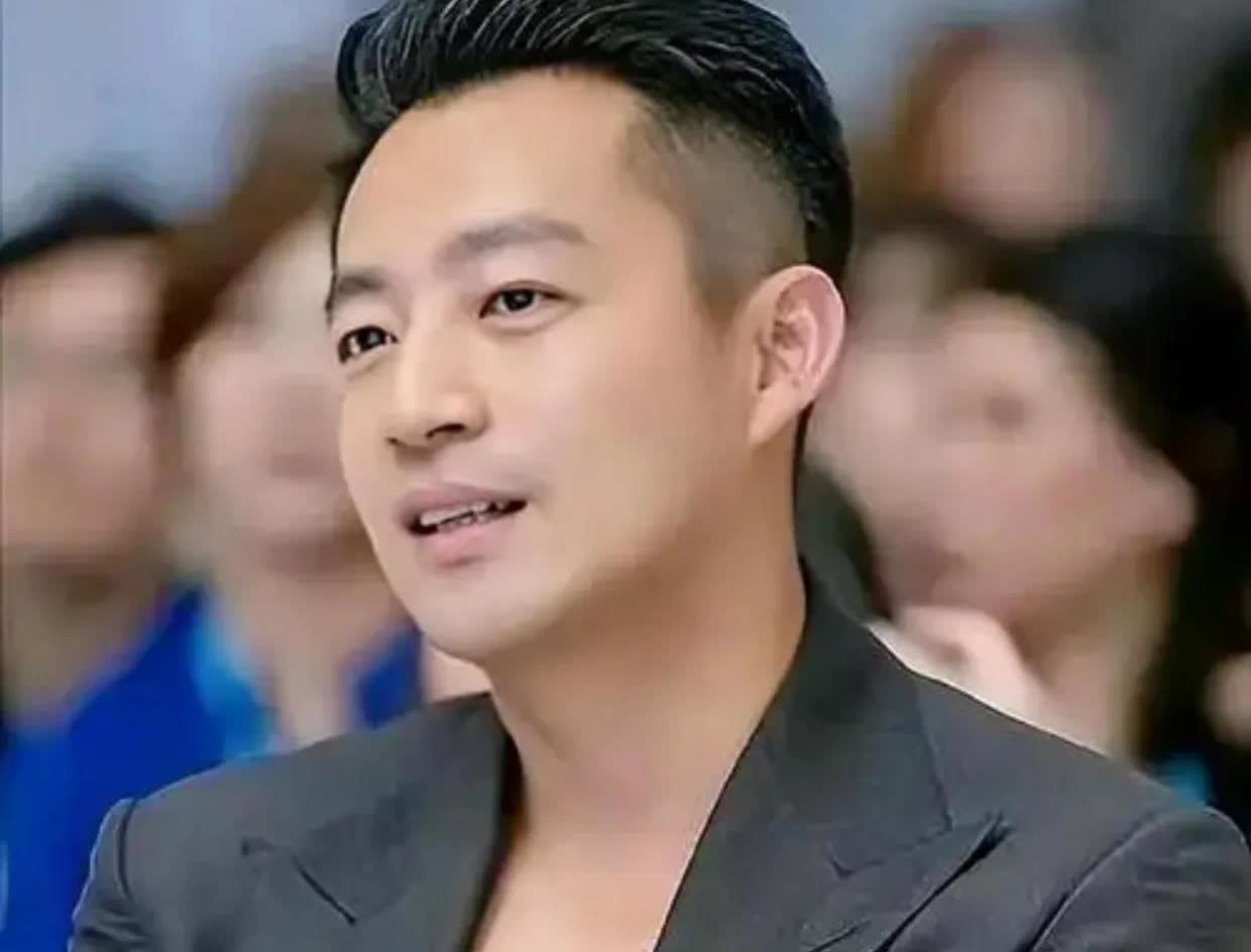 其实我一直都站在女人这一方，但是唯独对汪小菲，除了觉得他窝囊，其他还真的觉得他人