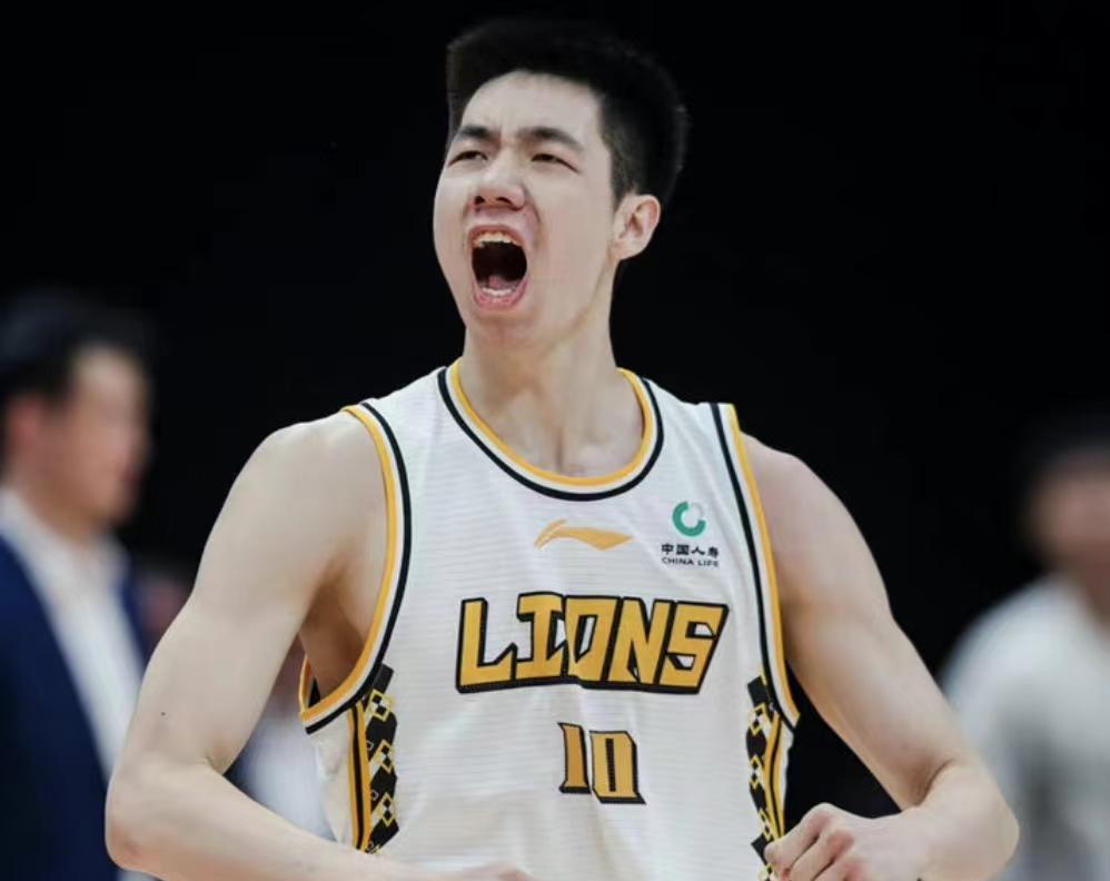 事后再回顾，他就是那个胜负手！
G1是他的伤停，使广厦失去了开门红。G4，是因为