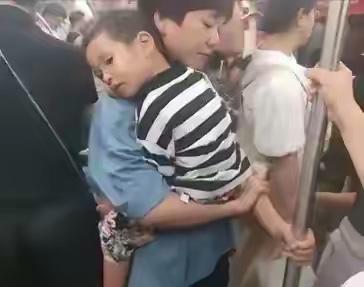 你会让座吗？
我一定会让座，虽然已是花甲之年，但我身体自我感觉还可以，能够承受的