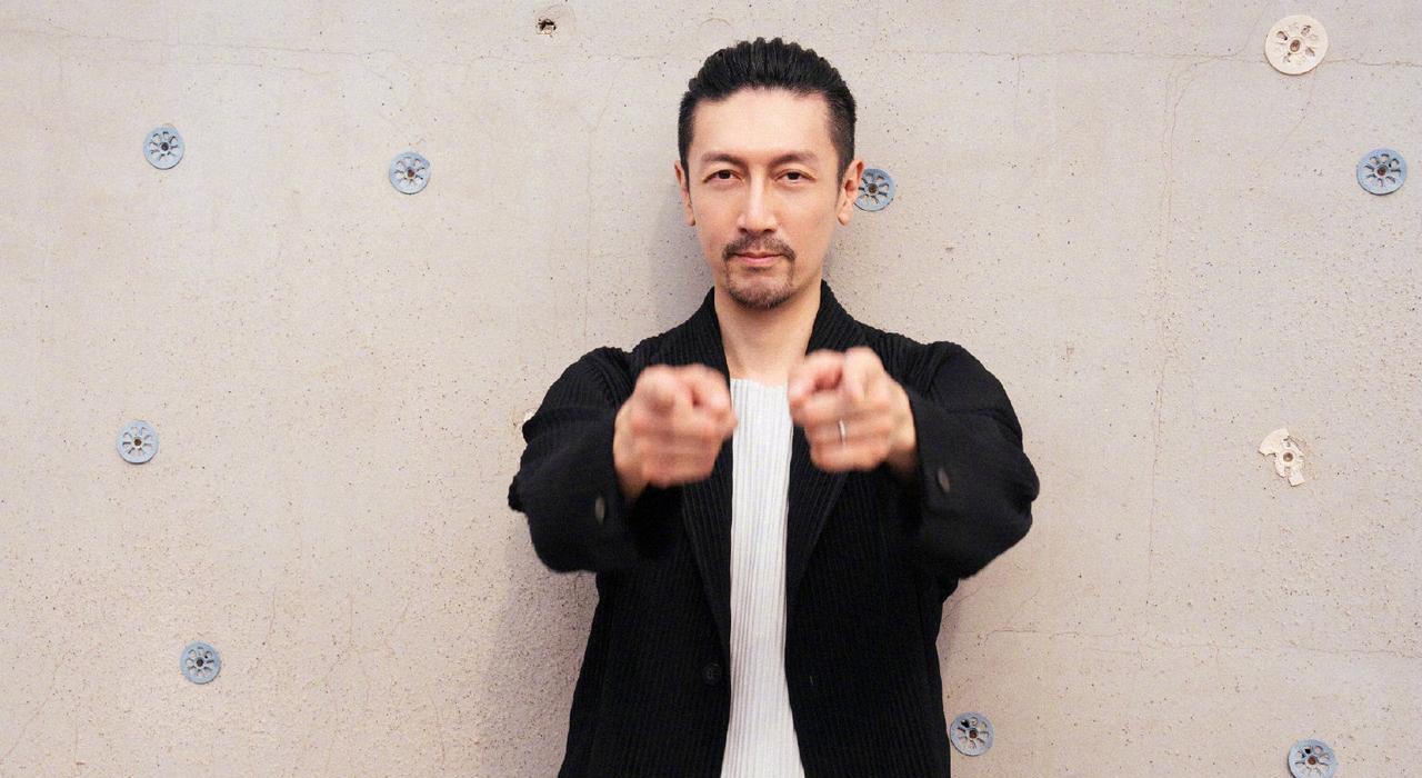 给张鲁一做造型的也太会了吧！这男人帅得也太犯规了！新发型一换，那股子从骨子里透出