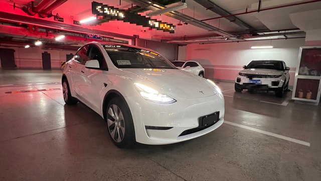 model Y用车1年半感受
用车一年半多了，开了3.7万公里。
最大缺点：1.