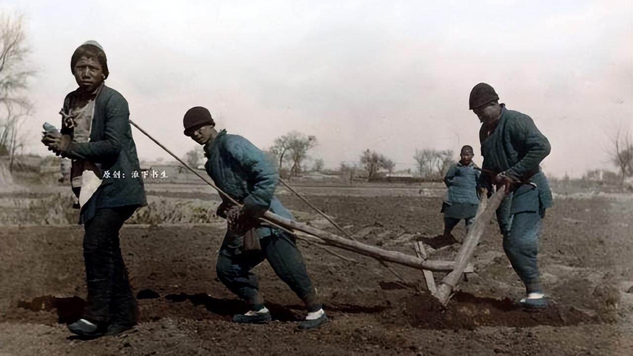 祖上做过清朝顺民，留过辫子，就不能批判清朝了？