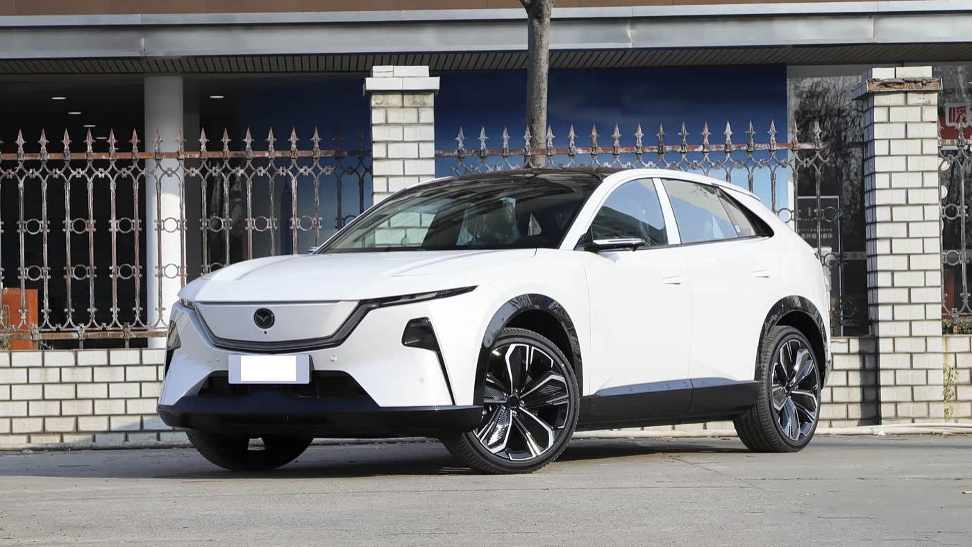 马自达中型SUV上市，售价15.09万起，外观动感，纯电/增程双动力