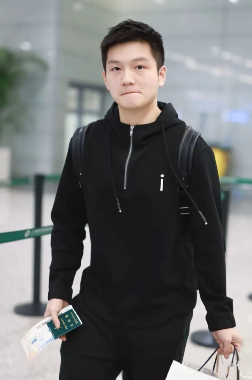 姐妹们，听句实在话：
找男朋友，樊振东这款——就算光环再耀眼，也请绕道！

为啥