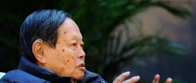 2003年杨振宁将清华薪资，诺贝尔奖金捐献出来，看到金额，才知道多伟大
2003