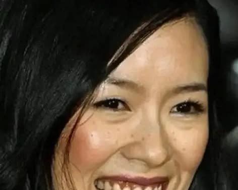 没有倾国倾城的容颜，也没有独特的气质，看起来没有童瑶和张柏芝漂亮，但她却比她们名