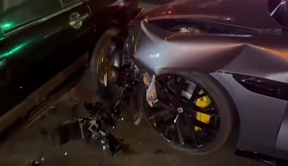 我大胆猜测一下，这款车迟早要被叫停销售！为什么？因为事故风险太高了，把性能做到极