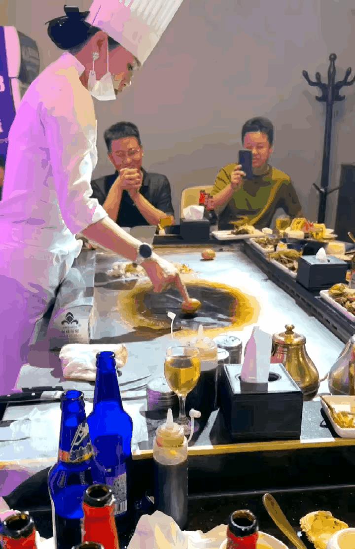 说点题外话，
手表不应该戴左手吗？