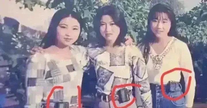 不懂就问，这是不是传说中的BB机？[赞]