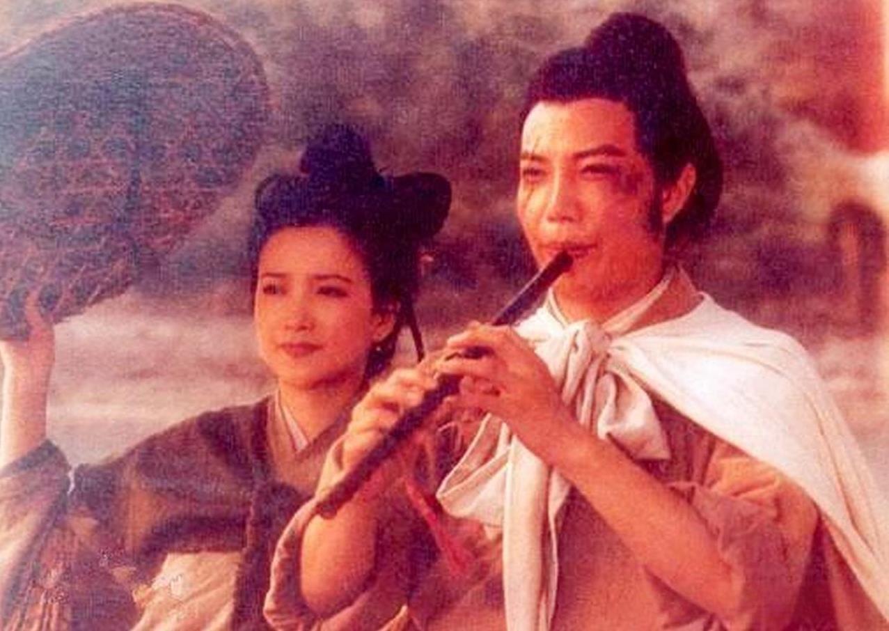 宋江征方腊，梁山好汉死的死、散的散，浪子燕青带着一担财宝突然消失，这是贪生怕死，