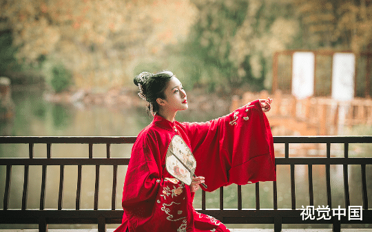 夫君亲手将我替换妹妹，嫁了恶名远扬的大太监，我坠入爱河成了太子妃后，他却悔疯了