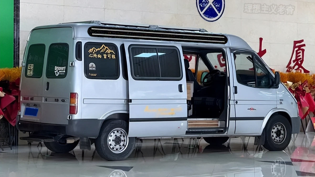 长轴低顶，经典福特全顺改装实用床车，轻客露营车更适合长途旅居