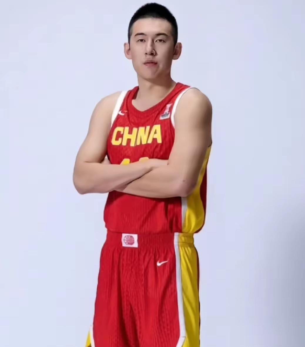 从心理学的角度讲，辽宁队的这三个人需要好好的精神激励、情感安抚、情绪管理。
一是