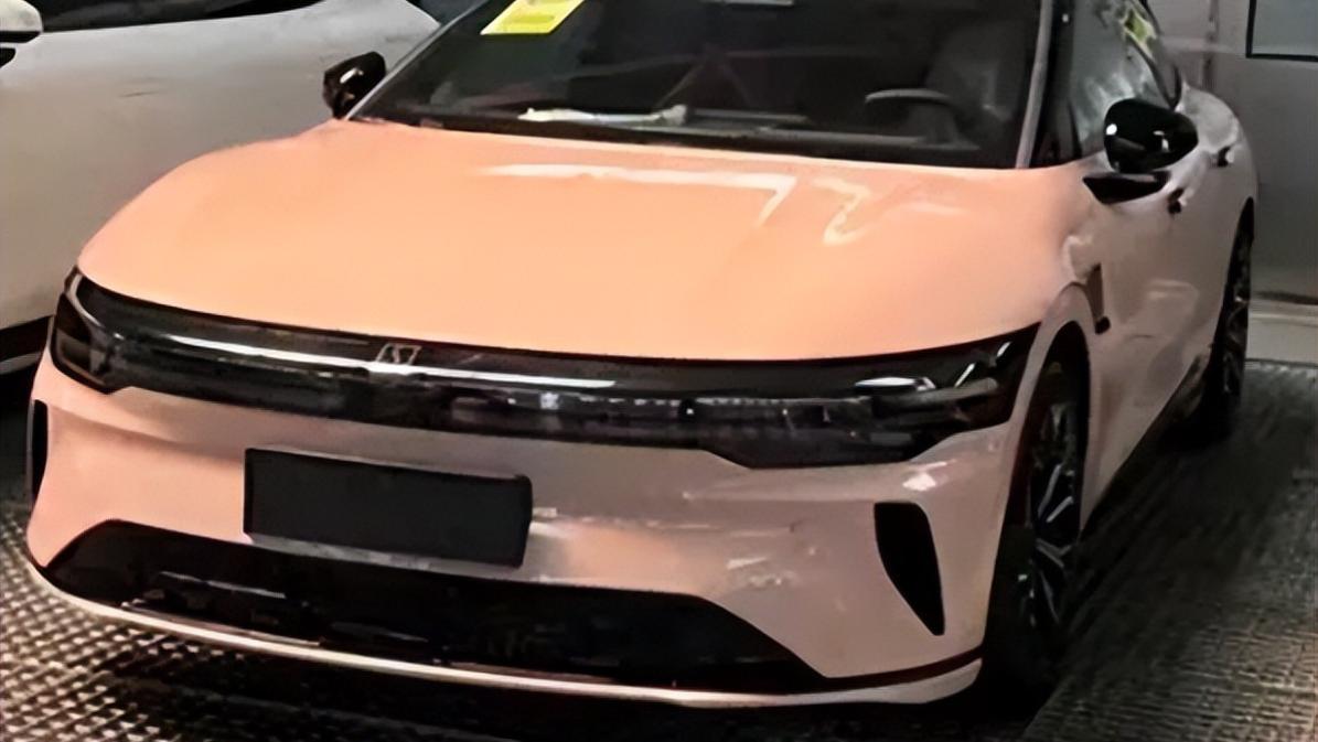 核心三大件不变！极氪007小改款曝光，870公里续航，800V架构