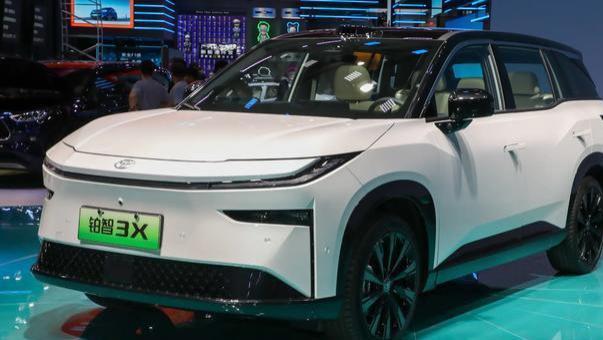 丰田智能SUV，配高阶智驾+8155芯片，续航610km，带劲吗