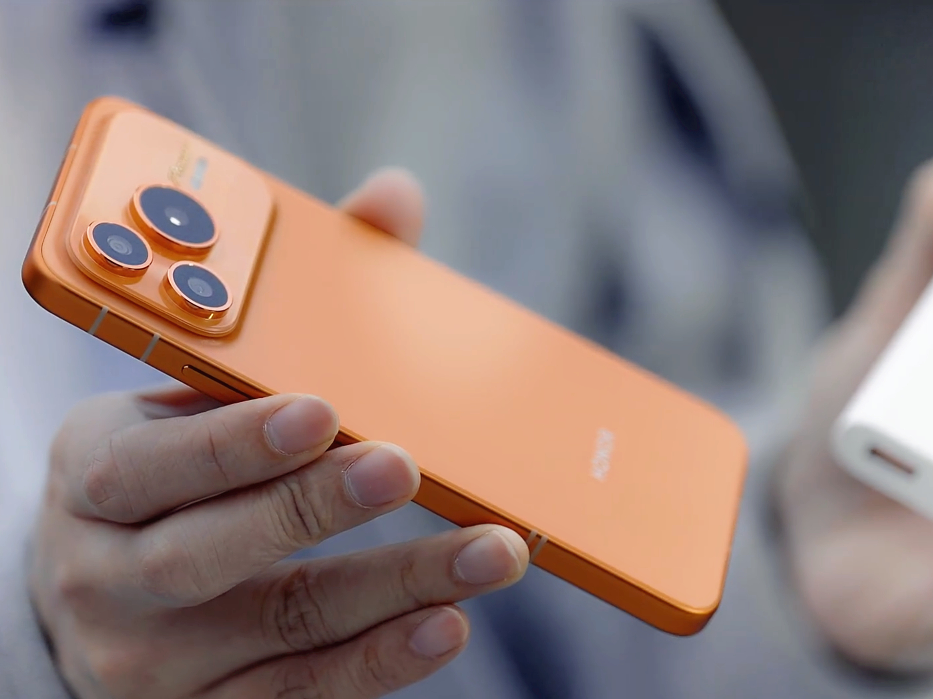 荣耀Power2发布，趁着新品热度，咱这聊聊它是否值得一充？