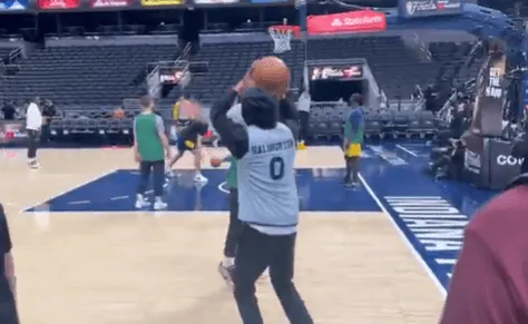 NBA总决赛G6雷霆对阵步行者的比赛即将进行。
据消息人士向ESPN透露，印第安