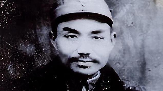 1955年周恩来遇难题：无职务发多少工资？毛主席拍板：副总理待遇