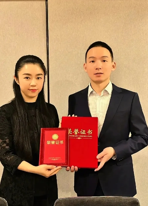 谢浩男捐了50万，还有人不服！

关于捐款这件事情，以前许健华也说过，等她把家里