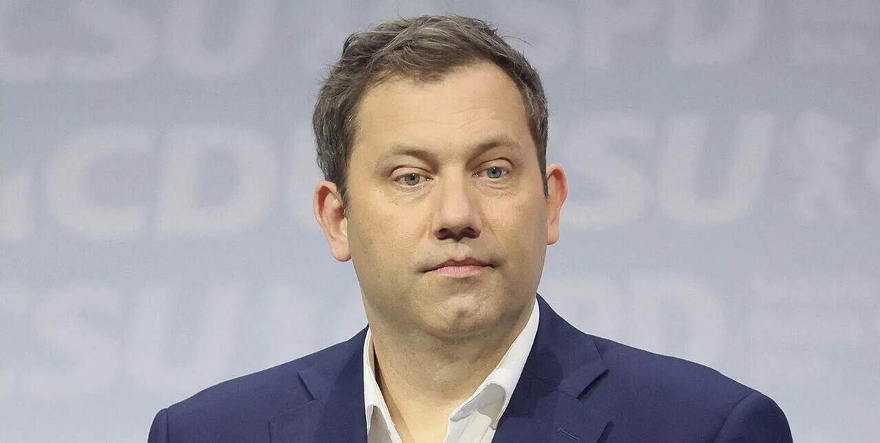 德国副总理纠正德国总理的言论。
德国总理默茨在26日表示，基辅可以用德国提供远程