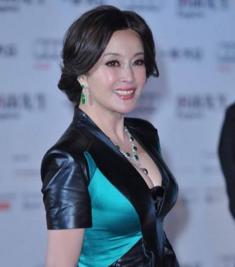 刘晓庆前男友爆：我吃不惯她家的饭，经常吃不饱。我就经常去小区外面的小饭店吃饭。她