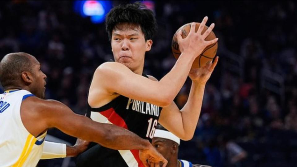 杨瀚森昨天被下放，今天被召回，这才是他在NBA的常态