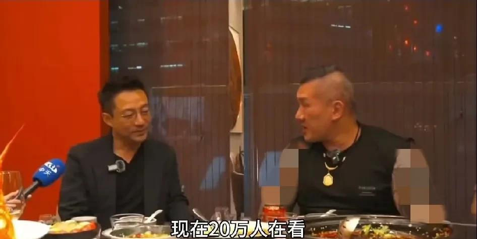 昨天，汪小菲和“馆长”见面，破了观看记录，同时也有很多人表示，对汪小菲有了重新认