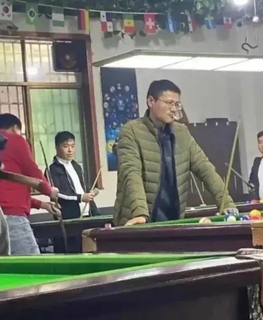 这是张三?那就没事了!谁管谁进去