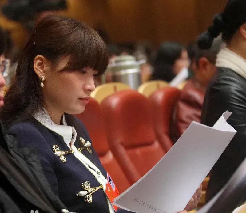宗馥莉到底有多美？我男朋友说：这颜值谁顶得住，难怪都想娶！