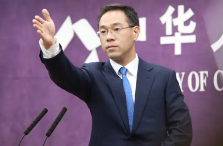 一步错步步错，中美开始“混合双打”，欧盟天都塌了！
6号，我国财政部发布通知，决