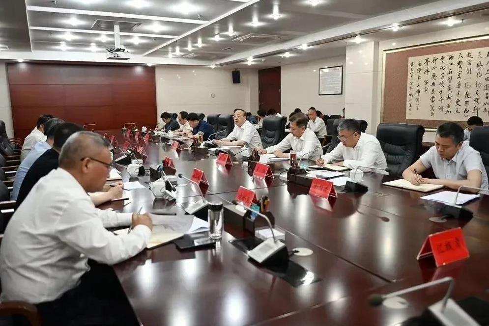 6月1日，被中央纪委通报的这两个县，对违规喝酒问题都做到了三“抓”：
一、对违规