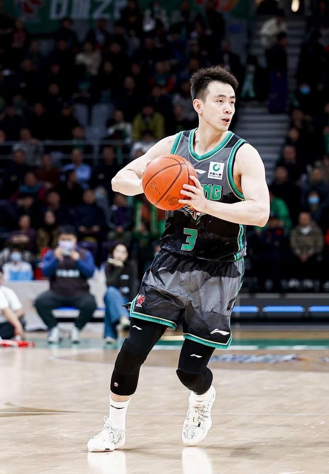 今晚结束CBA第二阶段两场比赛，这两点真想不到！
1、辽宁加时123-116战胜