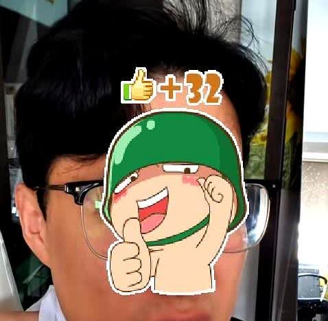男子结婚后，不让媳妇和亲妈接触，10年保持相安无事！

直到父亲摔伤住院，婆