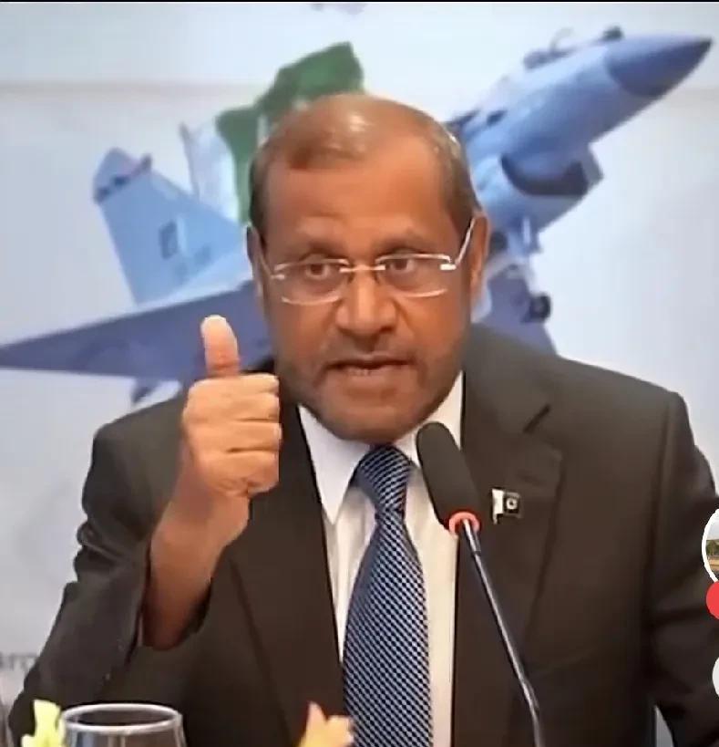 印度空軍听了此话恐怕又要無语了，巴基斯坦空軍前参谋長苏海尔.阿曼最近在大型凡尔赛
