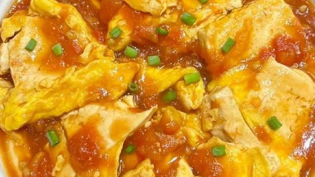 茄汁豆腐：酸甜嫩滑的家常美味