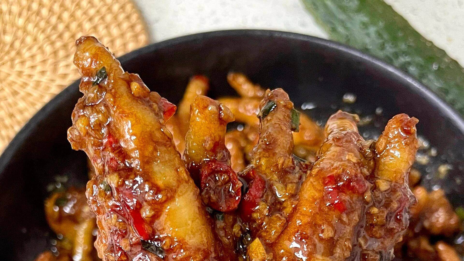 一锅怦然心动的鸡爪，补剧夜宵的灵魂伴侣！