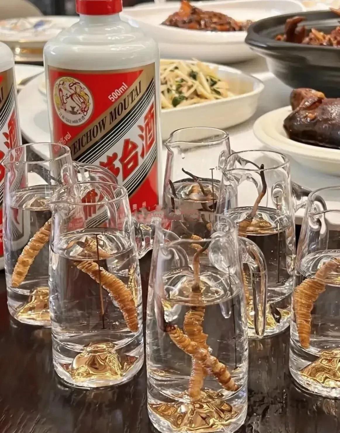 月薪多少才敢这么喝酒啊？
