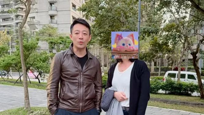 汪小菲带儿子台北逛公园被偶遇，两人牵手很亲密，S妈暗讽前女婿
