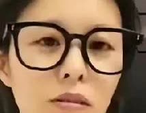田大怼有钱了，说话也豪横了！田大怼对许粉说道：我才不稀罕你们买我的东西呢，难不成